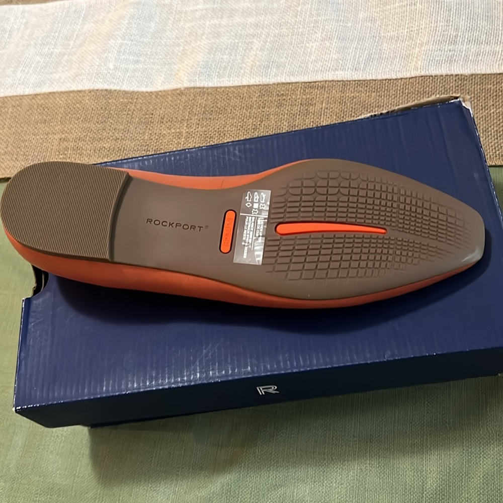 Rockport Women's Orange Flats - Picture 2 of 3